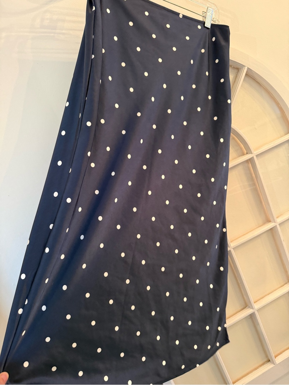 Old Navy Blue & White Polka Dot Maxi Skirt Size Large Satin Look. Elastic waist